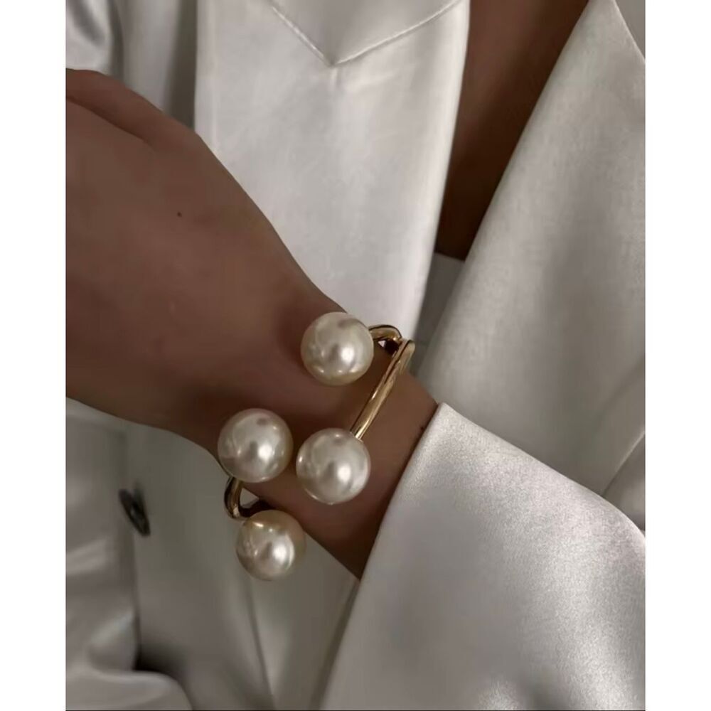 Luxe Pearl Statement Cuff Bracelet – Sculptural Gold Hinged Bangle Modern